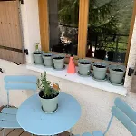 Light Spacious, Recently Refurbished Near To Apartmán Courchevel