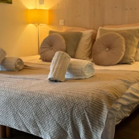 Light Spacious, Recently Refurbished Near To Apartment *