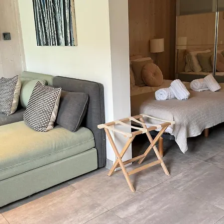 Apartment Light Spacious, Recently Refurbished Near To *