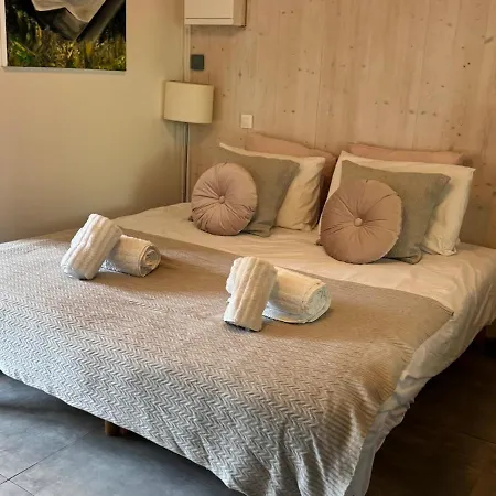 公寓 Light Spacious, Recently Refurbished Near To 谷雪维尔