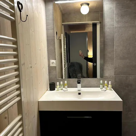 Light Spacious, Recently Refurbished Near To